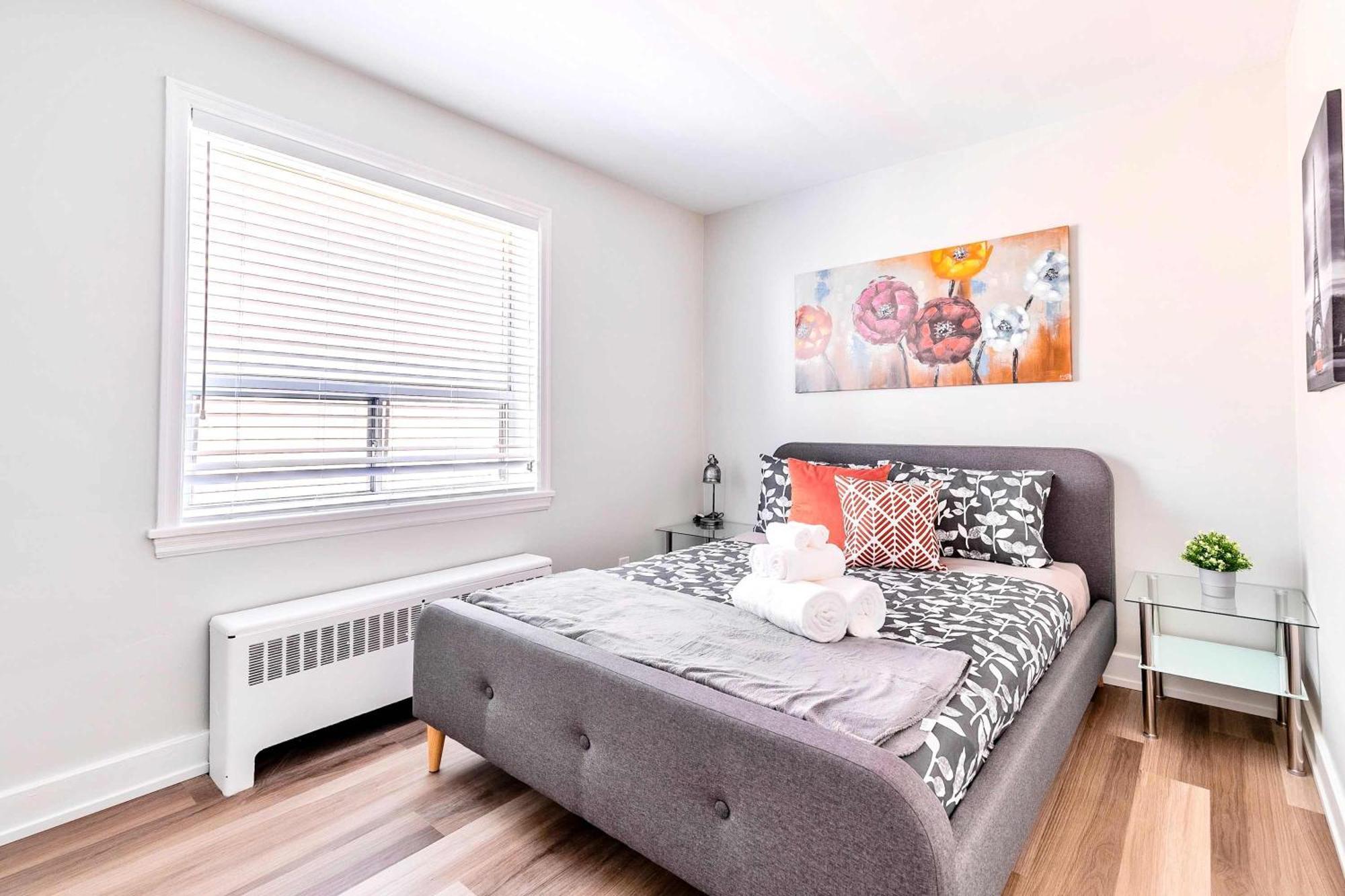 Modern Apartment In Corktown Hamilton Sleeps 4 Kültér fotó